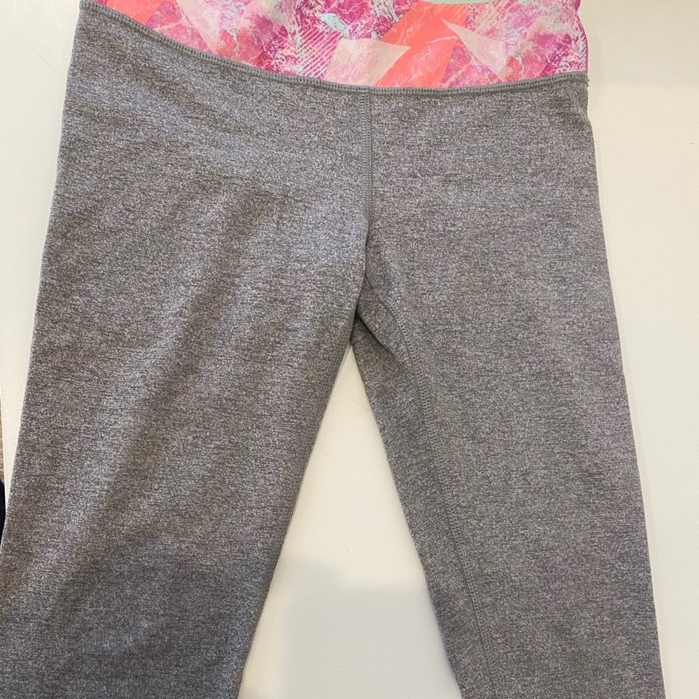 ivivva grey capris